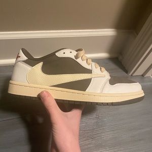 Jordan 1 Travis Scott Reverse Mochas